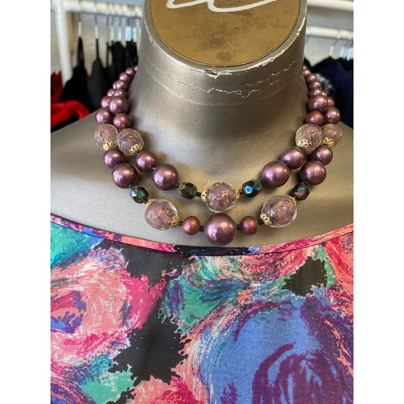 vintage 1950s multi strand purple beaded necklace and earrings, costume jewelry - Picture 2 of 8